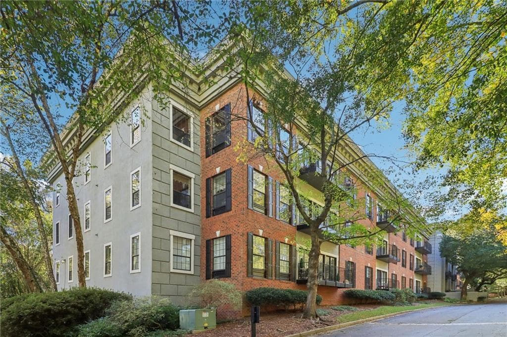 3071 Lenox Road 8