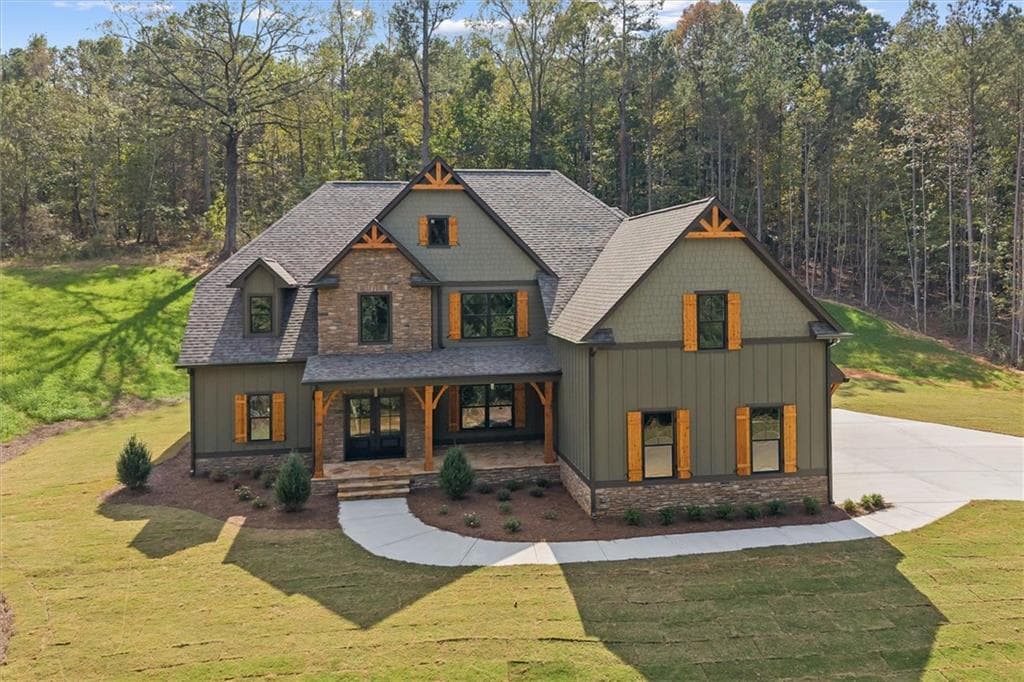 6 bedroom, 5 bathroom, 4,215 sq ft single family residence for sale at 133 West Lake Boulevard, Carrollton, GA 30116 — photo 3