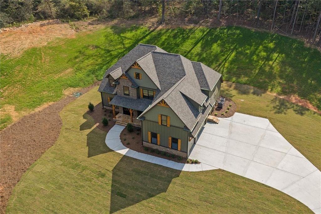 6 bedroom, 5 bathroom, 4,215 sq ft single family residence for sale at 133 West Lake Boulevard, Carrollton, GA 30116 — photo 4