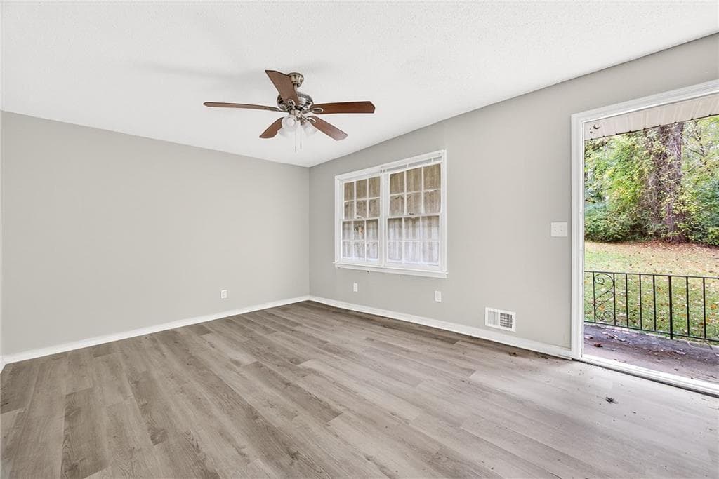 3 bedroom, 2 bathroom, 1,128 sq ft single family residence for sale at 971 Canyon Trail, Marietta, GA 30060 — photo 5