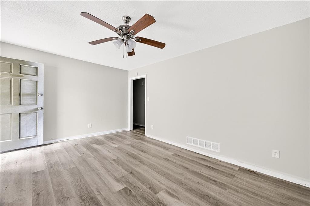 3 bedroom, 2 bathroom, 1,128 sq ft single family residence for sale at 971 Canyon Trail, Marietta, GA 30060 — photo 6