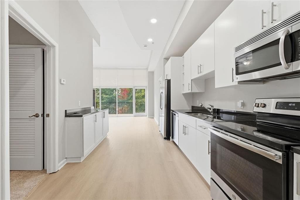 2 bedroom, 2 bathroom, 1,020 sq ft condominium sold at 3400 Malone Drive 206, Atlanta, GA 30341