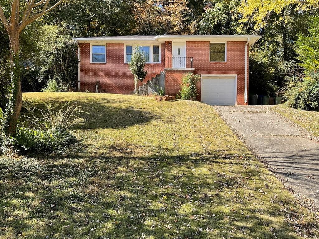 2492 Hunting Valley Drive, Decatur, GA 30033 — most recent listing photo