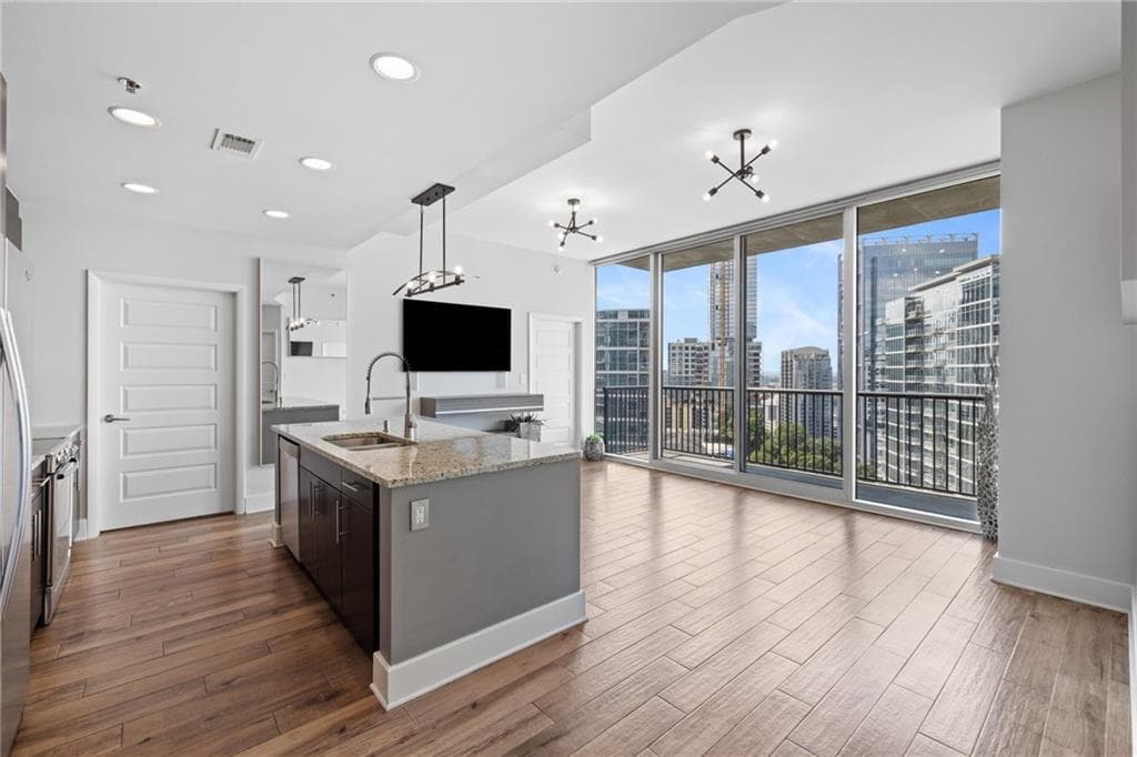 2 bedroom, 2 bathroom, 1,196 sq ft condominium sold at 1080 Peachtree Street 1812, Atlanta, GA 30309