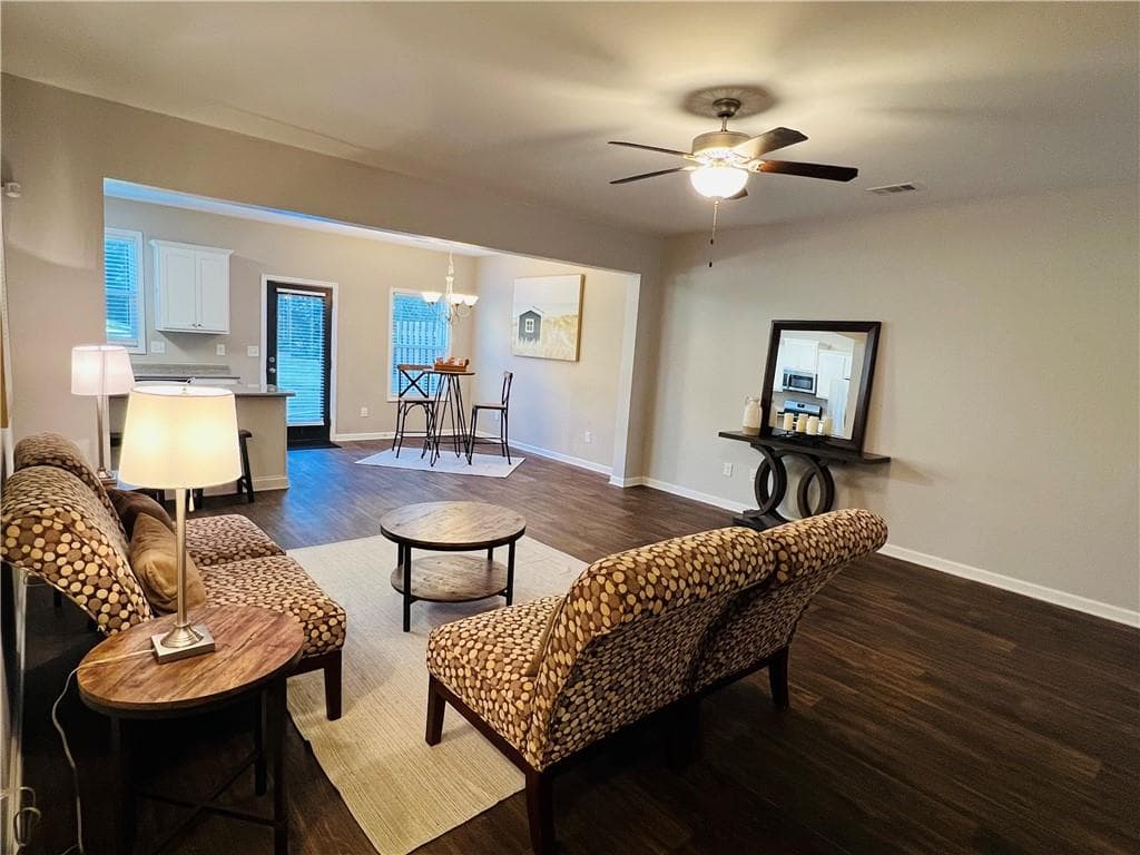 3 bedroom, 3 bathroom, 2,043 sq ft condominium for sale at 52 Wisteria Court, Winder, GA 30680 — photo 5
