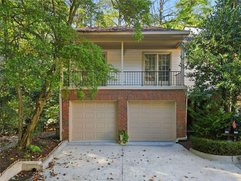 306 Brandywine Circle, Sandy Springs, GA 30350 — most recent listing photo