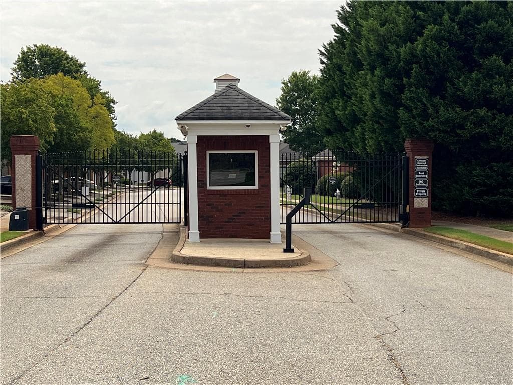 3 bedroom, 3 bathroom, 2,043 sq ft condominium for sale at 52 Wisteria Court, Winder, GA 30680 — photo 3