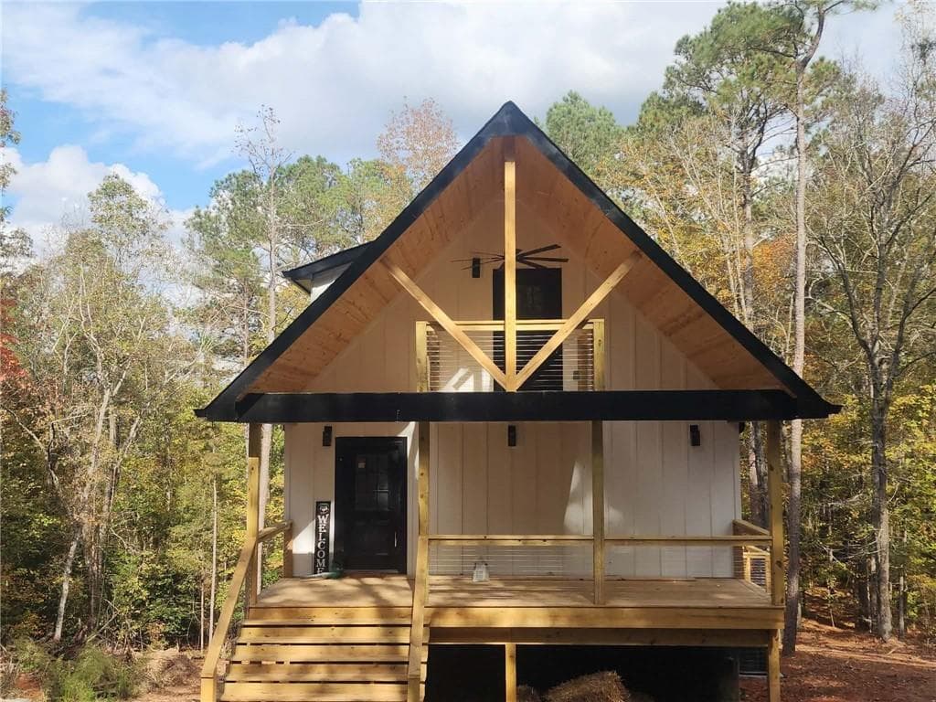 3 bedroom, 2 bathroom, 1,414 sq ft single family residence under contract at 52B OMAHA Drive, Elberton, GA 30635