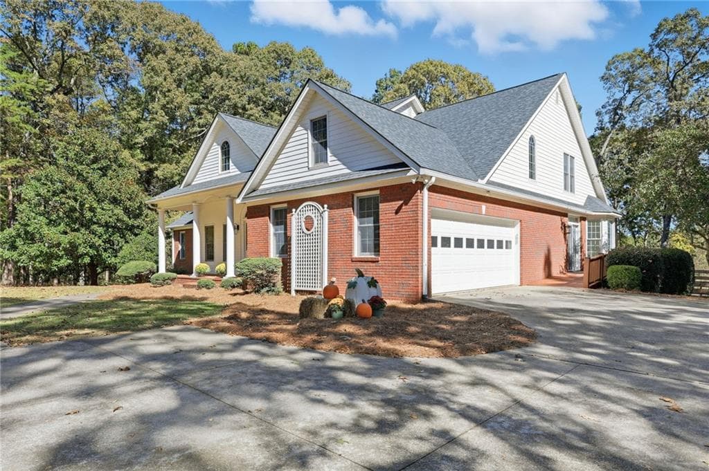 4 bedroom, 5 bathroom single family residence for sale at 6752 Shoal Creek Road, Clermont, GA 30527 — photo 9