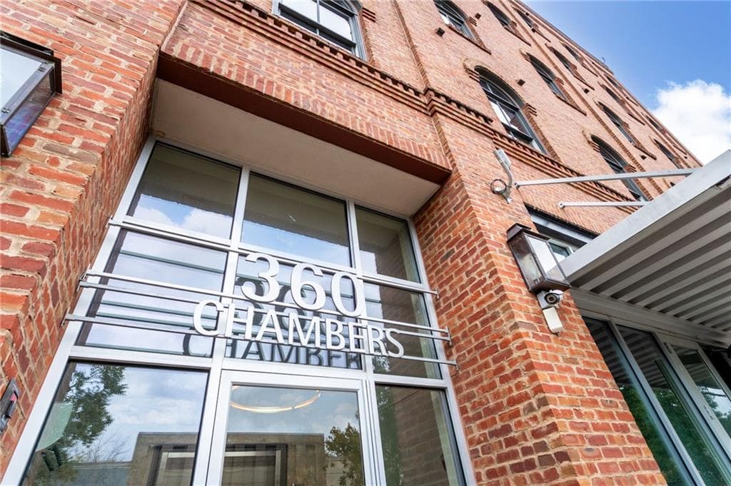 1 bedroom, 1 bathroom, 891 sq ft condominium for sale at 360 Chambers Street 411, Woodstock, GA 30188 — photo 4