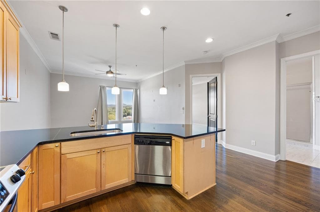 1 bedroom, 1 bathroom, 891 sq ft condominium for sale at 360 Chambers Street 411, Woodstock, GA 30188 — photo 10