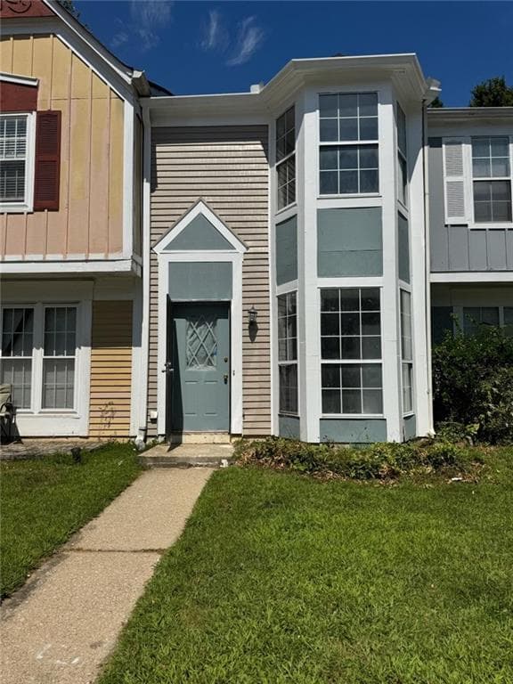 2 bedroom, 2 bathroom, 1,120 sq ft townhouse for sale at 465 Prince Of Wales, Stone Mountain, GA 30083