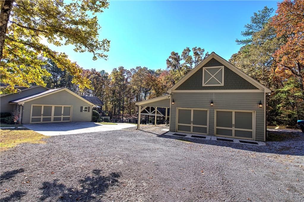 5 bedroom, 3 bathroom, 6,094 sq ft single family residence under contract at 2253 Hills Creek Road, Taylorsville, GA 30178 — photo 4