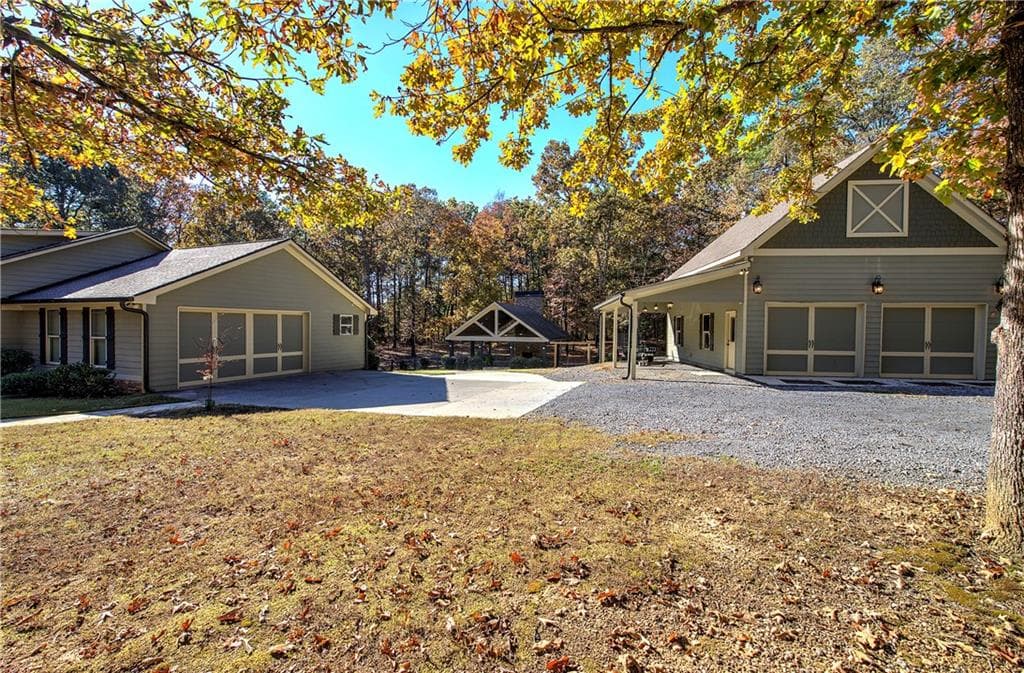 5 bedroom, 3 bathroom, 6,094 sq ft single family residence under contract at 2253 Hills Creek Road, Taylorsville, GA 30178 — photo 5