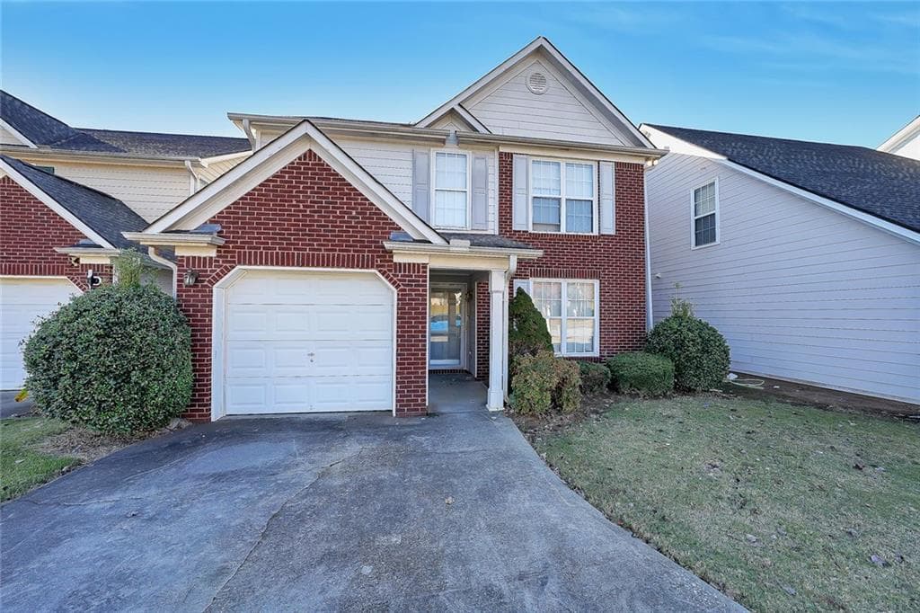 3 bedroom, 3 bathroom, 1,905 sq ft townhouse for sale at 9886 Vista Circle, Union City, GA 30291