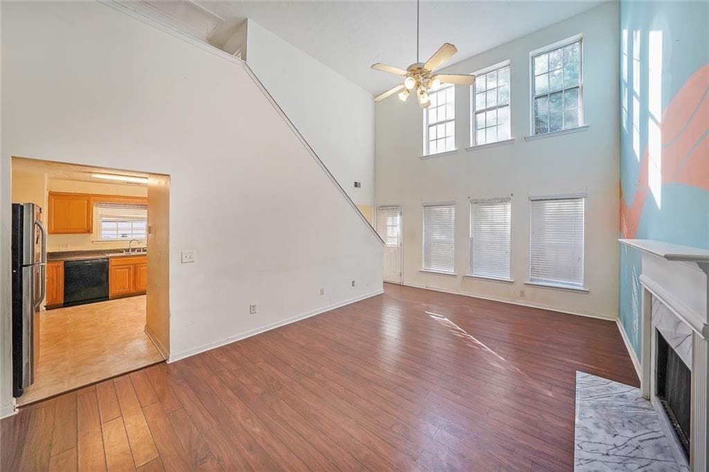 3 bedroom, 3 bathroom, 1,905 sq ft townhouse for sale at 9886 Vista Circle, Union City, GA 30291 — photo 4