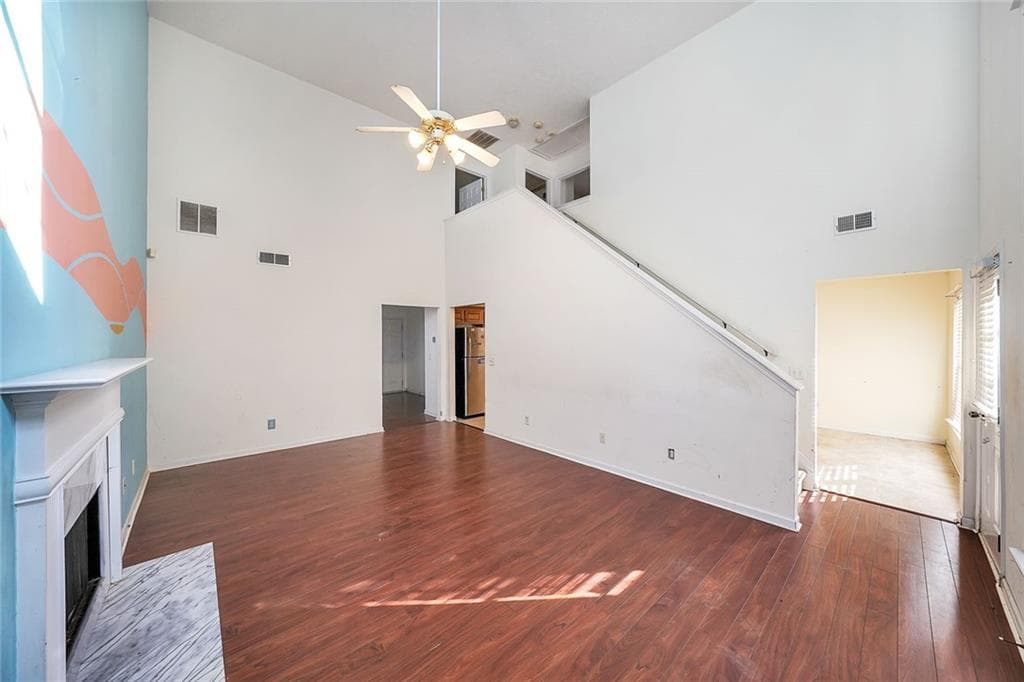 3 bedroom, 3 bathroom, 1,905 sq ft townhouse for sale at 9886 Vista Circle, Union City, GA 30291 — photo 5