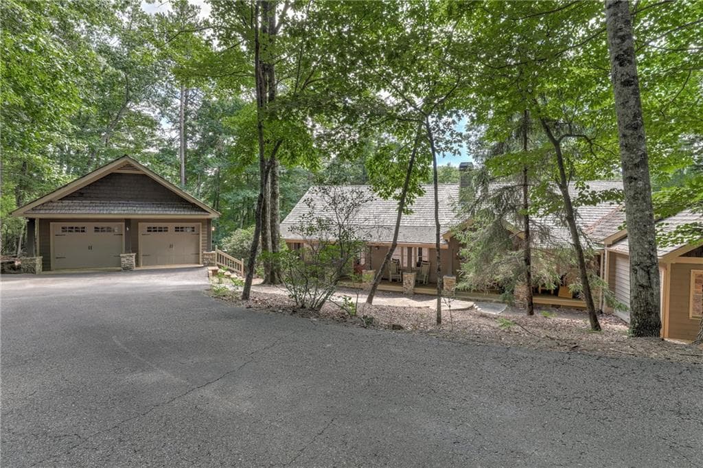 4 bedroom, 4 bathroom, 4,355 sq ft single family residence for sale at 369 Indian Pipe Drive, Jasper, GA 30143 — photo 4