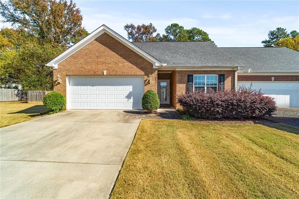 3 bedroom, 2 bathroom, 1,685 sq ft condominium for sale at 252 Blackwood Place, Calhoun, GA 30701