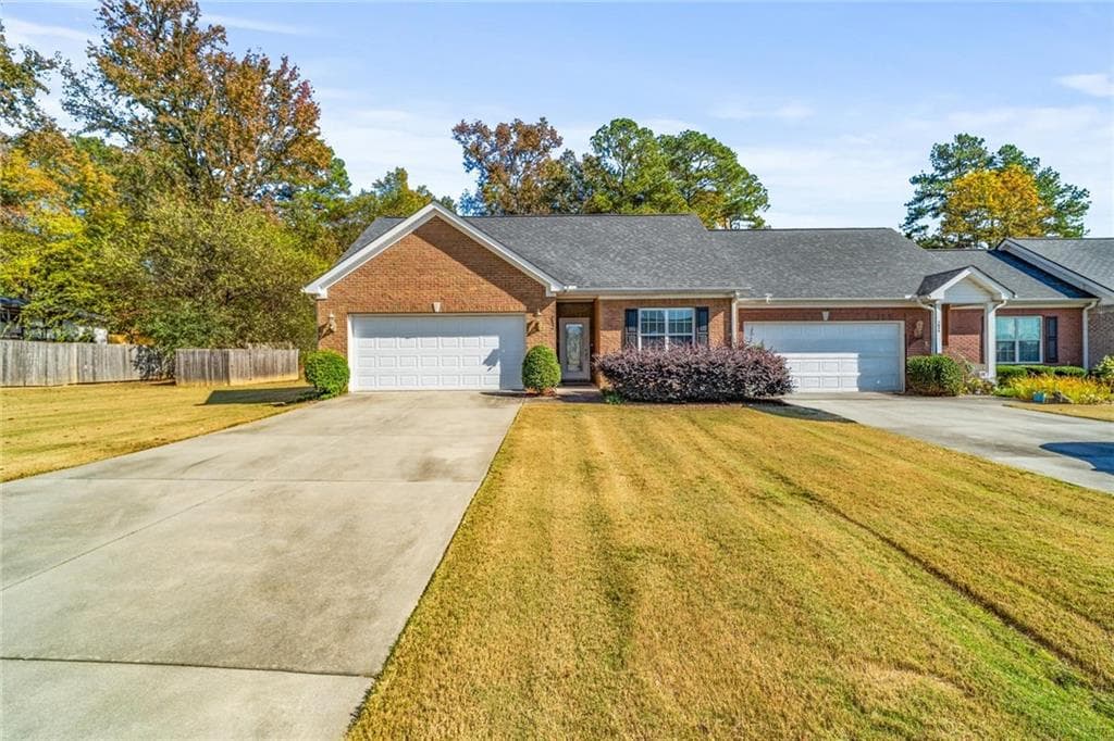 3 bedroom, 2 bathroom, 1,685 sq ft condominium for sale at 252 Blackwood Place, Calhoun, GA 30701 — photo 2