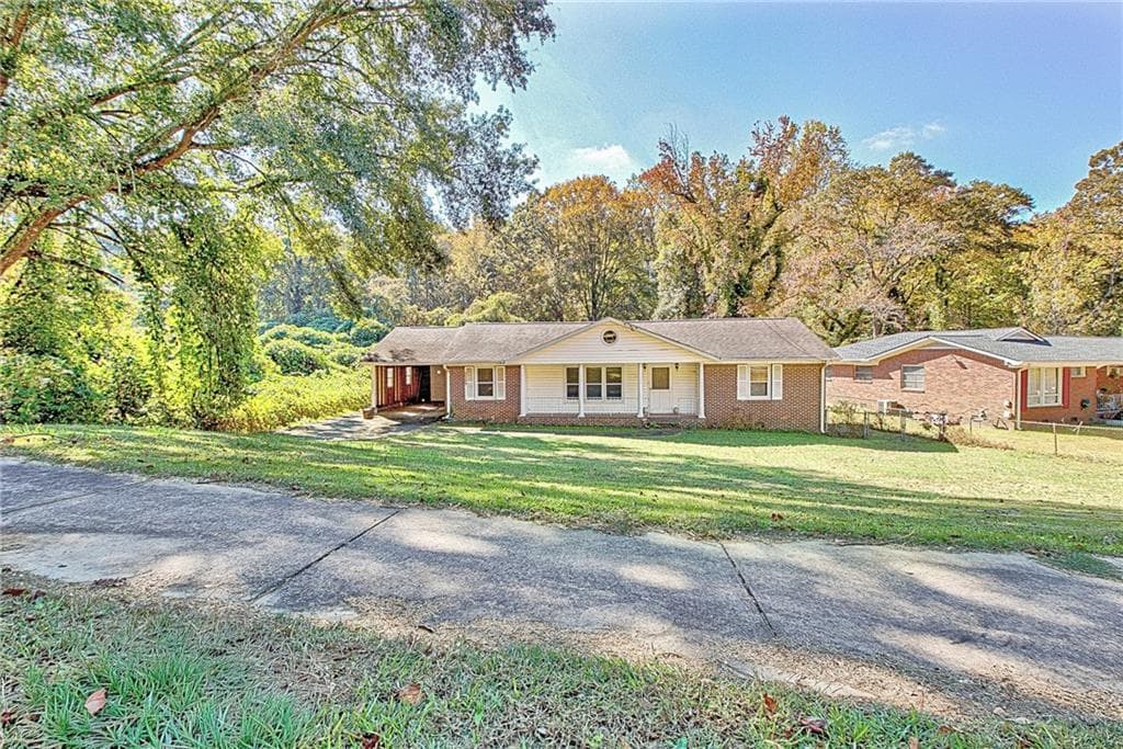 2 bedroom, 2 bathroom, 1,305 sq ft single family residence under contract at 3139 Dodson Drive, East Point, GA 30344