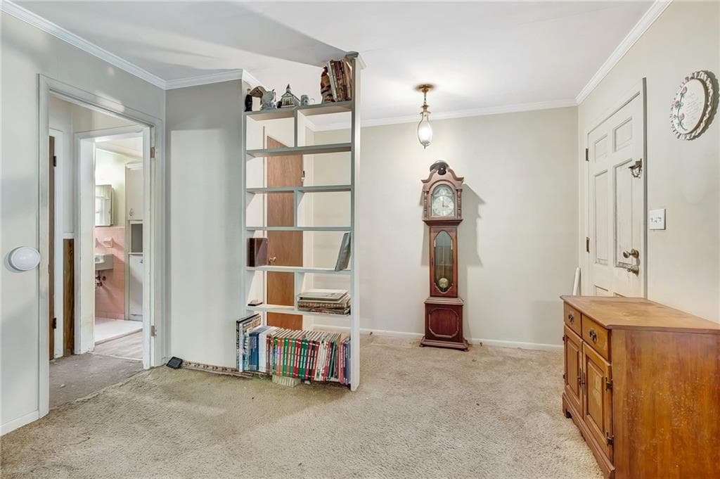 2 bedroom, 2 bathroom, 1,305 sq ft single family residence under contract at 3139 Dodson Drive, East Point, GA 30344 — photo 5