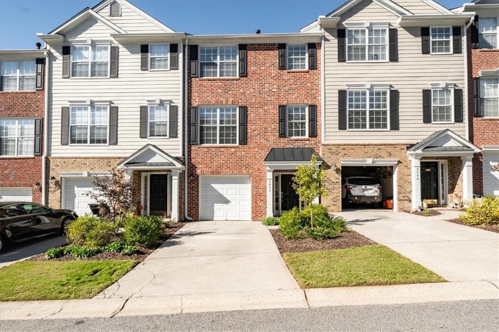 3 bedroom, 3 bathroom, 1,812 sq ft townhouse sold at 3800 Chattahoochee Summit Drive 29, Atlanta, GA 30339