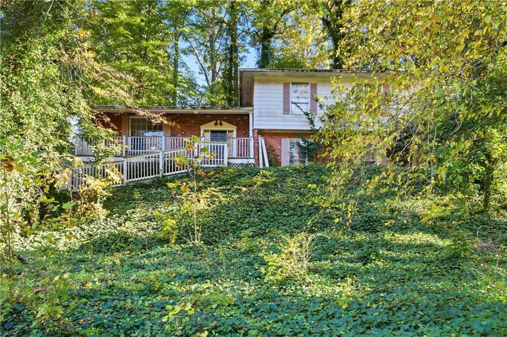4 bedroom, 3 bathroom, 2,384 sq ft single family residence for sale at 253 Lamplighter Lane, Marietta, GA 30067