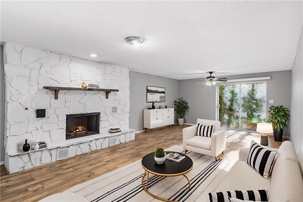 4 bedroom, 3 bathroom, 2,384 sq ft single family residence for sale at 253 Lamplighter Lane, Marietta, GA 30067 — photo 3