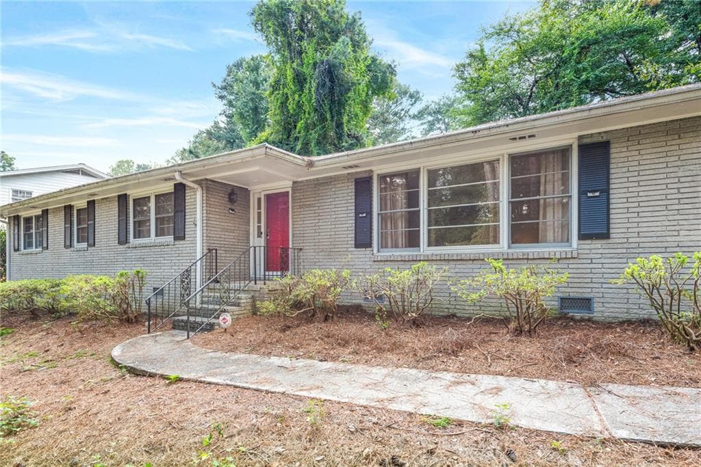 5 bedroom, 3 bathroom, 1,980 sq ft single family residence for rent at 1973 Desmond Drive, Decatur, GA 30033 for $6,200 a month — photo 1 of 43
