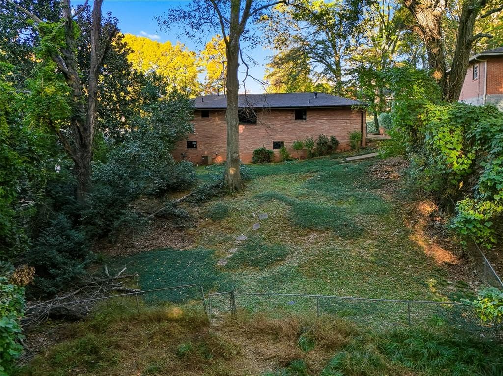 3 bedroom, 2 bathroom, 1,202 sq ft single family residence for sale at 549 Park Street Place, Gainesville, GA 30501 — photo 6
