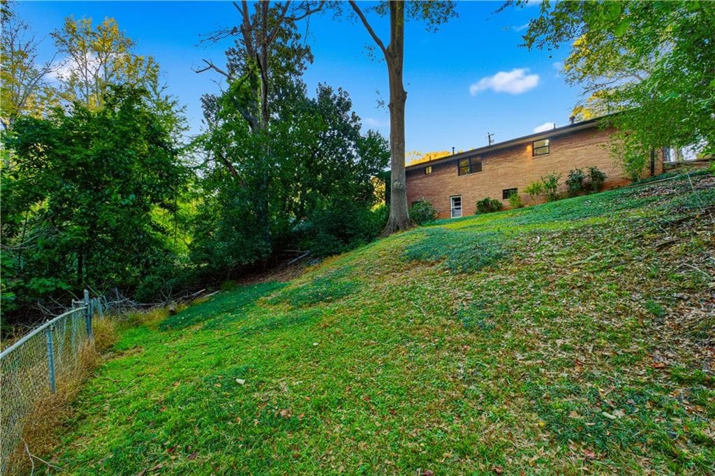 3 bedroom, 2 bathroom, 1,202 sq ft single family residence for sale at 549 Park Street Place, Gainesville, GA 30501 — photo 9