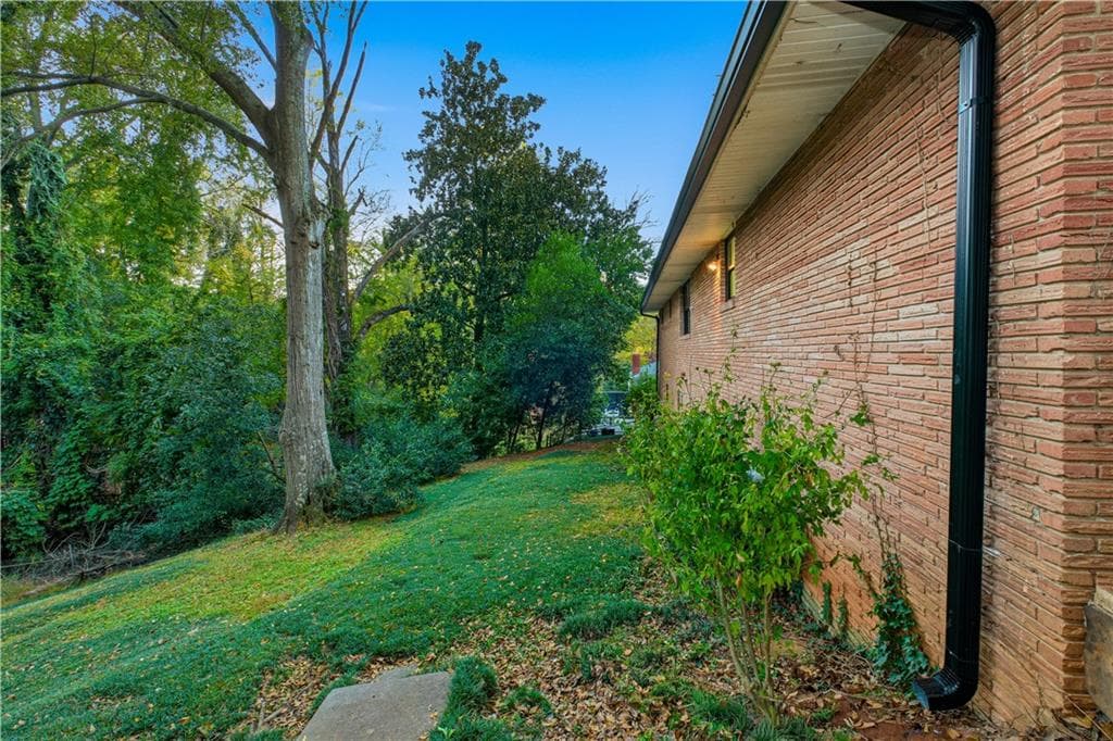 3 bedroom, 2 bathroom, 1,202 sq ft single family residence for sale at 549 Park Street Place, Gainesville, GA 30501 — photo 10