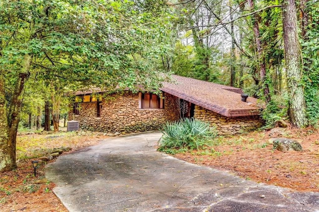 1271 Eastview Road, Conyers, GA 30012 — most recent listing photo