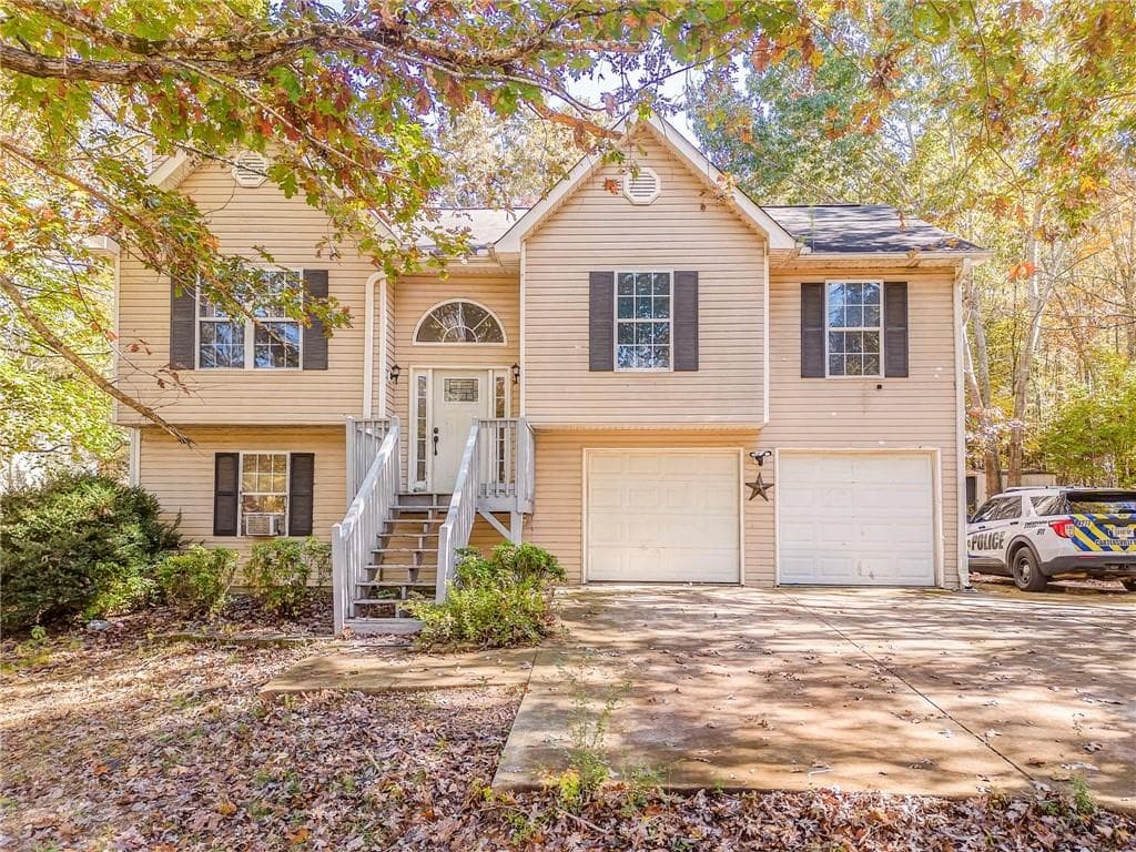 4 bedroom, 3 bathroom, 1,630 sq ft single family residence sold at 156 DOGWOOD GLEN Drive, Aragon, GA 30104
