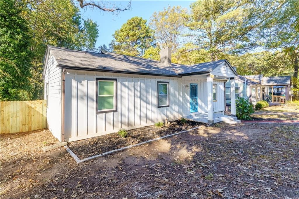 4 bedroom, 2 bathroom, 1,150 sq ft single family residence for sale at 1365 Campbellton Road, Atlanta, GA 30310 — photo 2