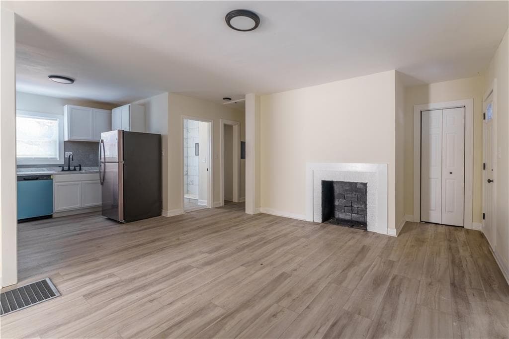 4 bedroom, 2 bathroom, 1,150 sq ft single family residence for sale at 1365 Campbellton Road, Atlanta, GA 30310 — photo 6