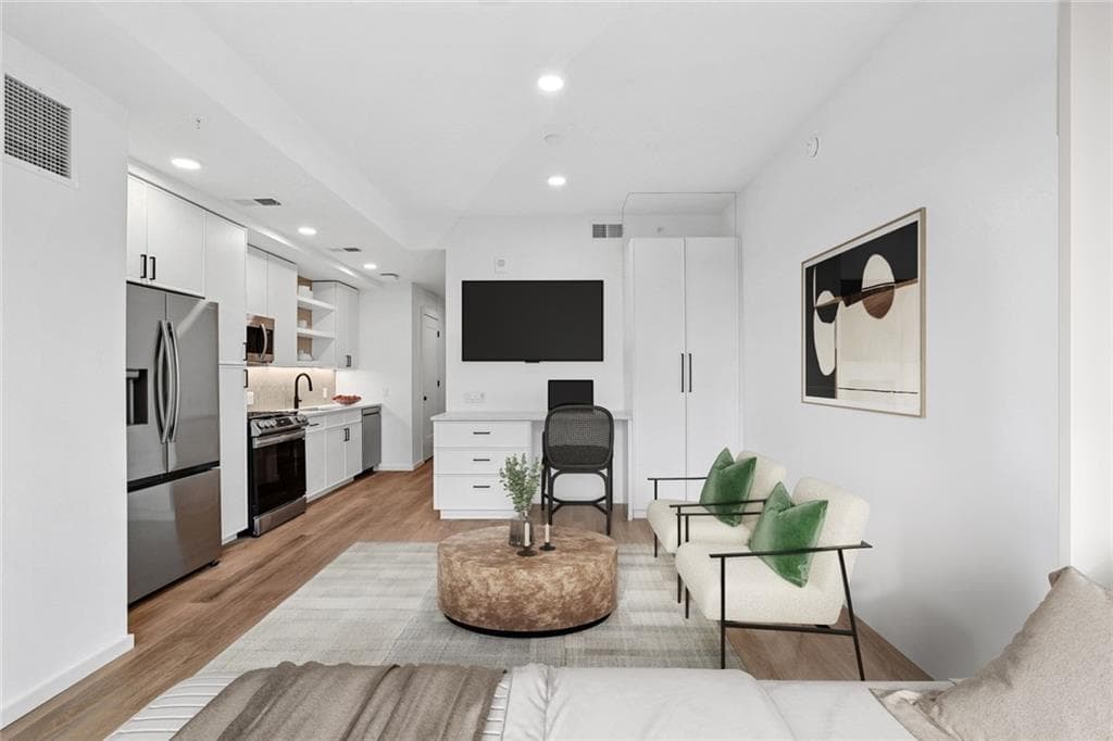 2 bedroom, 2 bathroom, 1,290 sq ft apartment for rent at 1081 Juniper Street Reserve - S2B, Atlanta, GA 30309 for $4,550 a month — photo 4