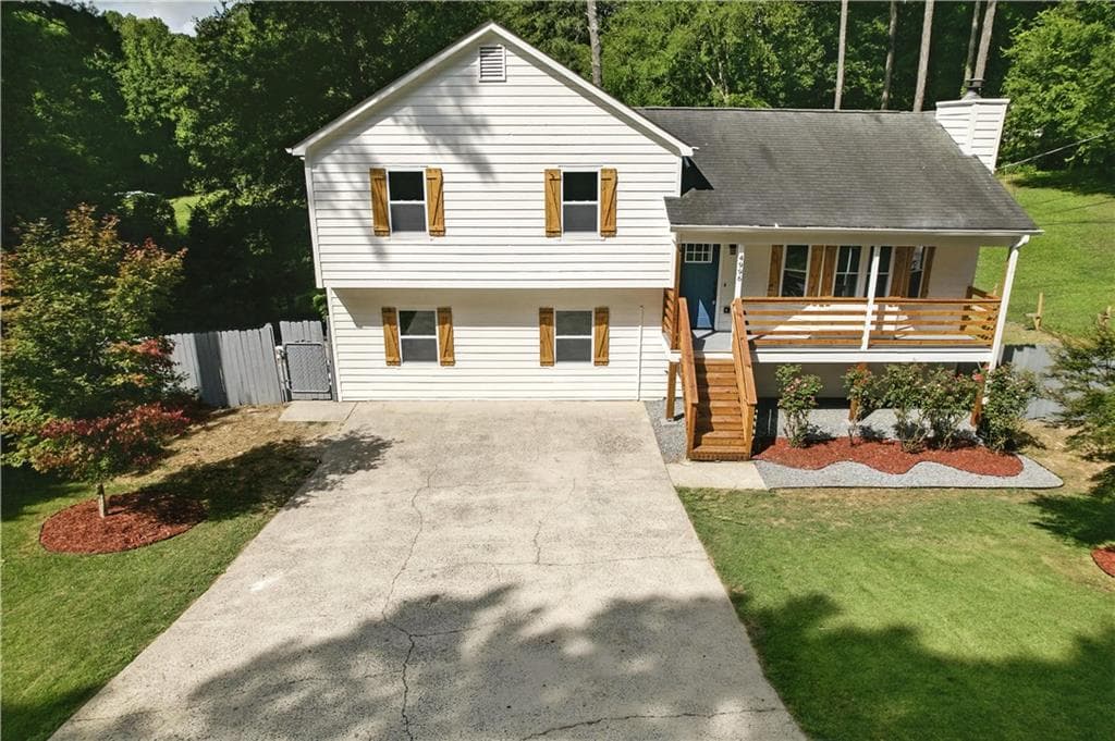 4996 Hunters Cove Drive, Acworth, GA 30101 — most recent listing photo