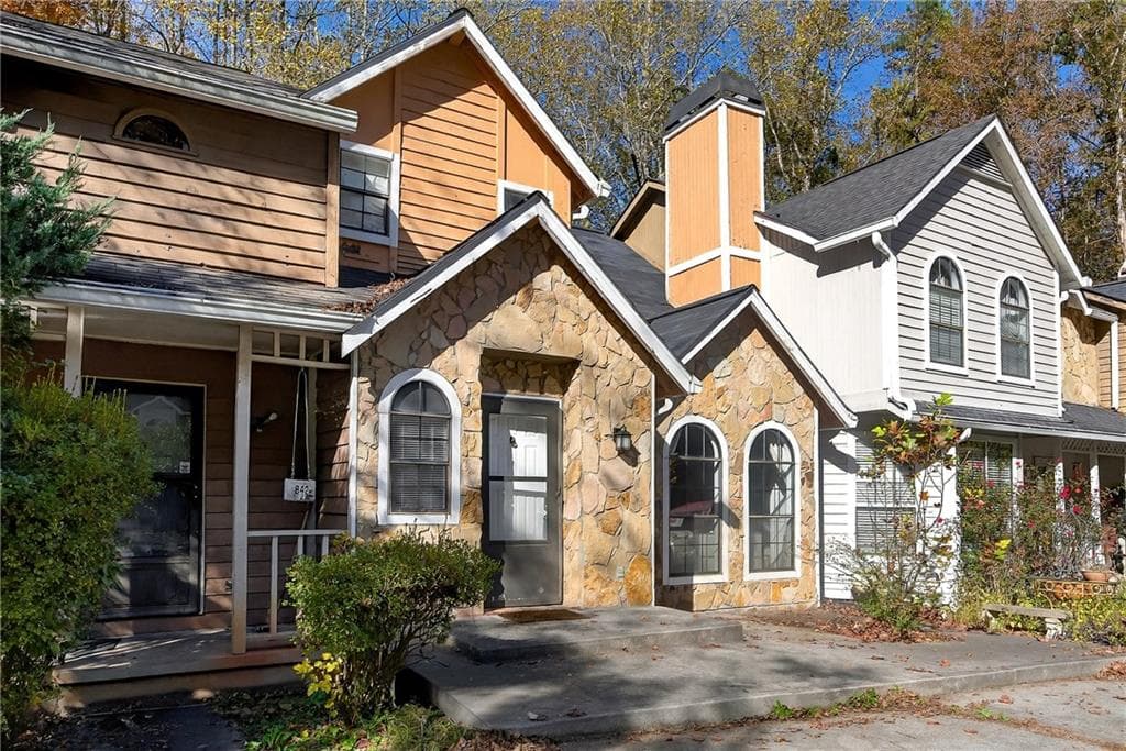 1 bedroom, 2 bathroom, 1,235 sq ft townhouse for sale at 840 Brandy Oaks Lane, Stone Mountain, GA 30088 — photo 2