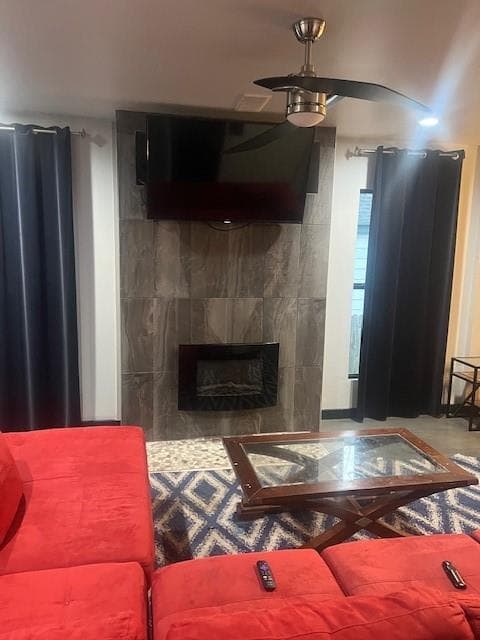 3 bedroom, 2 bathroom, 1,185 sq ft single family residence under contract at 759 Jones Avenue, Atlanta, GA 30314 — photo 5