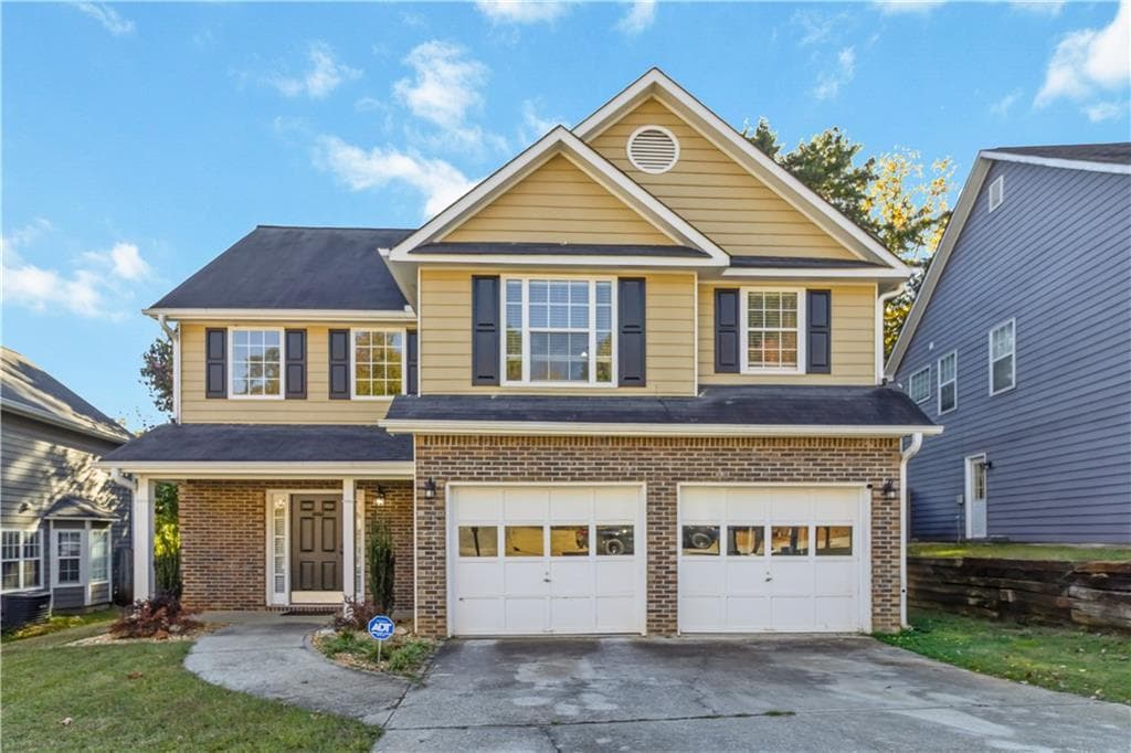 3 bedroom, 3 bathroom, 2,106 sq ft single family residence sold at 2070 Stoneoak Drive, Lawrenceville, GA 30043