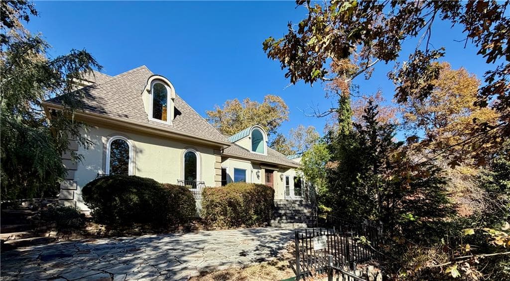 5 bedroom, 6 bathroom, 7,100 sq ft single family residence sold at 2895 Coles Way, Atlanta, GA 30350