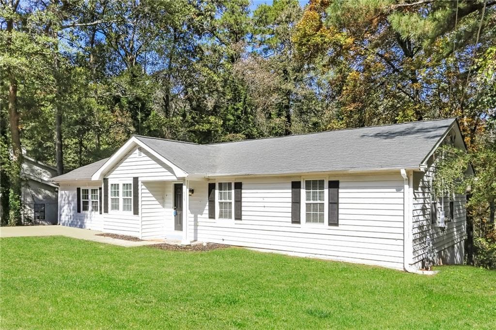 3 bedroom, 2 bathroom, 1,791 sq ft single family residence for sale at 119 Valley Road, Stockbridge, GA 30281 — photo 2