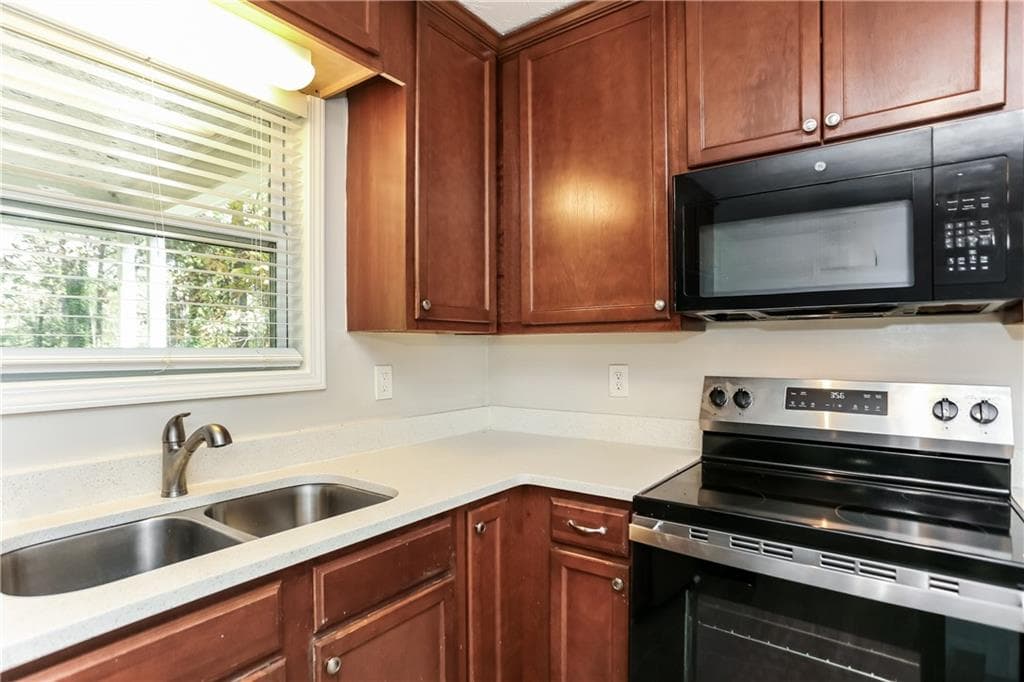3 bedroom, 2 bathroom, 1,791 sq ft single family residence for sale at 119 Valley Road, Stockbridge, GA 30281 — photo 7