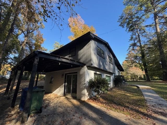 5 bedroom, 3 bathroom, 1,277 sq ft single family residence under contract at 2045 Pine Oak Drive, Atlanta, GA 30310 — photo 4