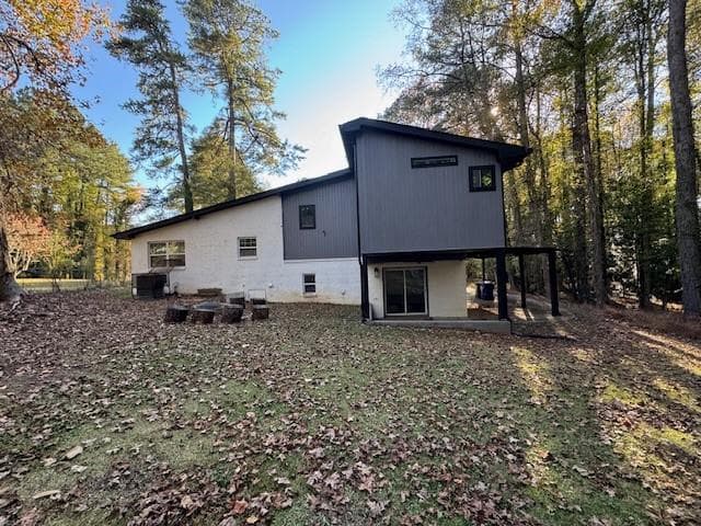 5 bedroom, 3 bathroom, 1,277 sq ft single family residence under contract at 2045 Pine Oak Drive, Atlanta, GA 30310 — photo 6