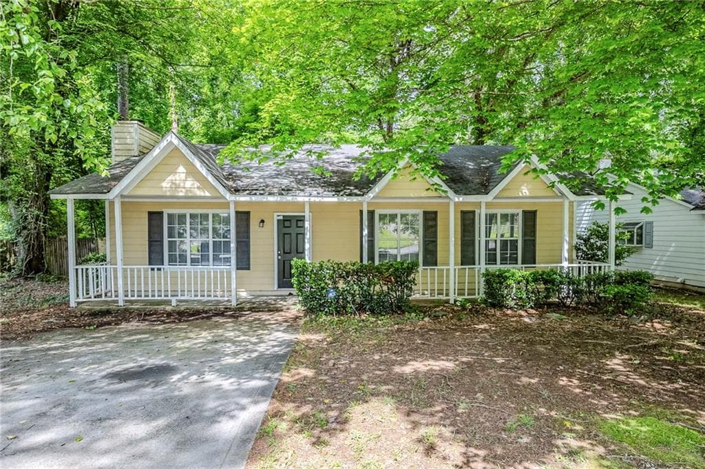 3 bedroom, 2 bathroom, 1,218 sq ft single family residence for sale at 6185 Marbut Farms Chase, Lithonia, GA 30058