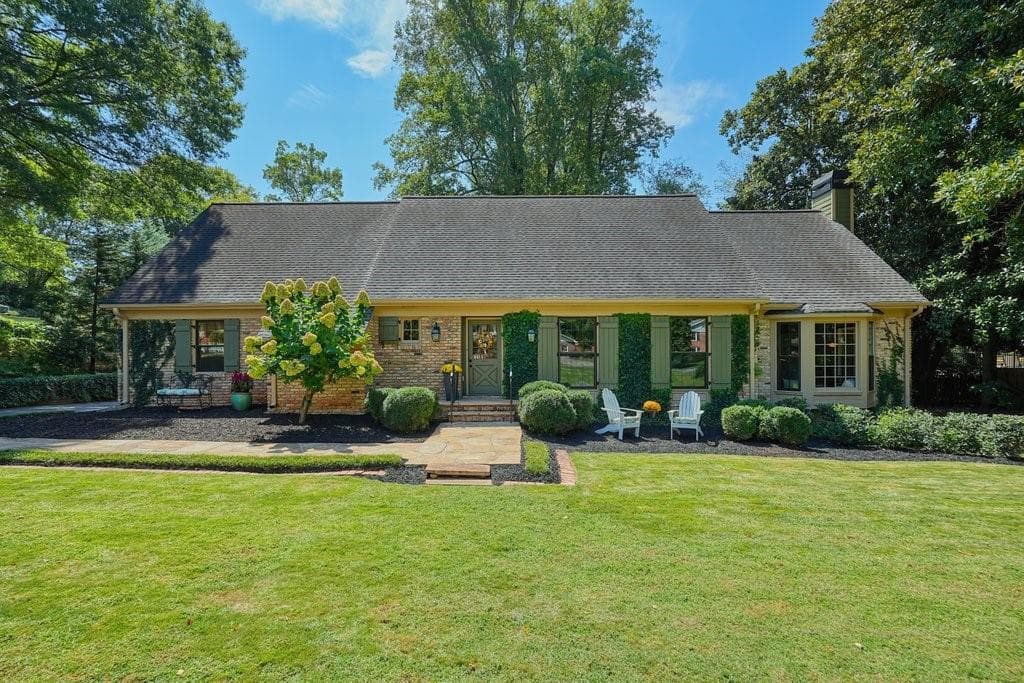 4 bedroom, 3 bathroom, 4,100 sq ft single family residence sold at 662 Bouldercrest Drive, Marietta, GA 30064