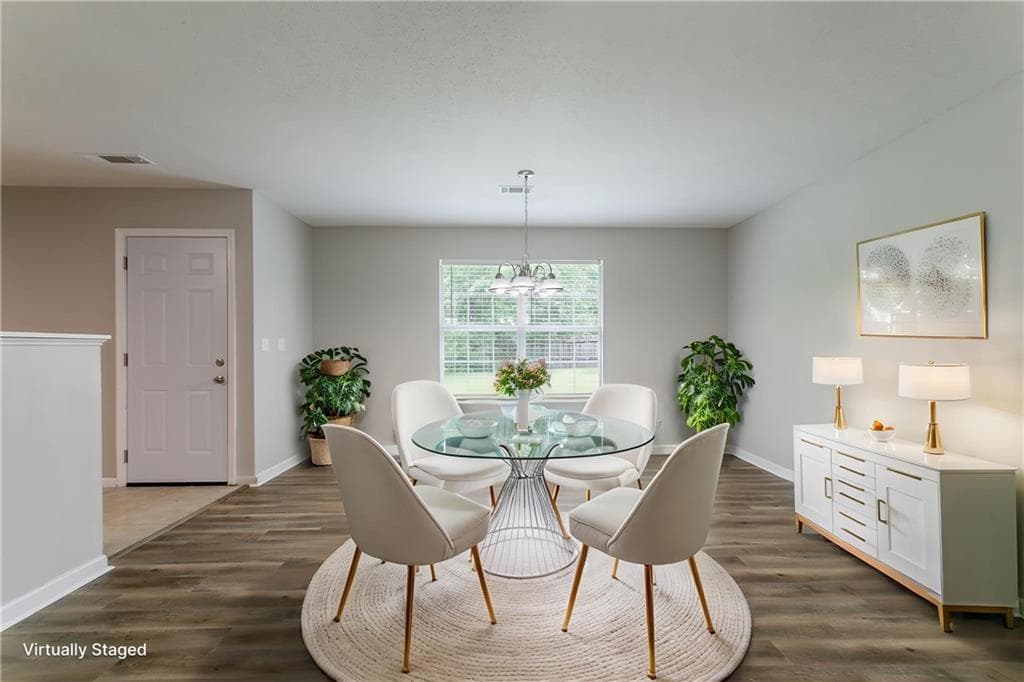 5 bedroom, 3 bathroom, 3,890 sq ft single family residence for sale at 7190 Cavender Drive, Atlanta, GA 30331 — photo 6